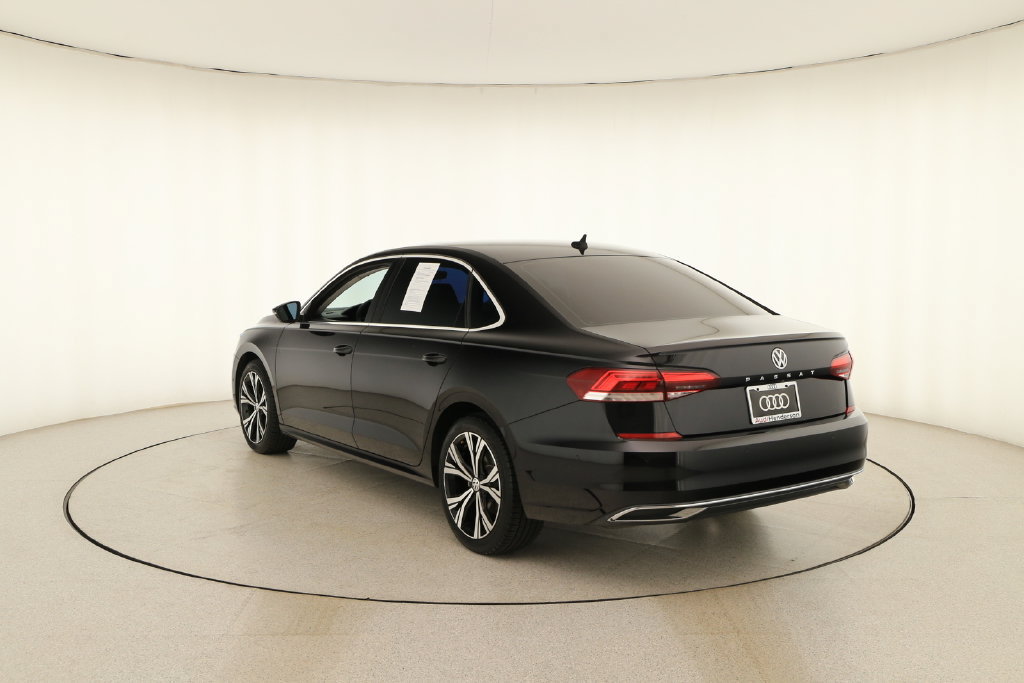 Used 2020 Volkswagen Passat 2.0T SEL FWD image 4