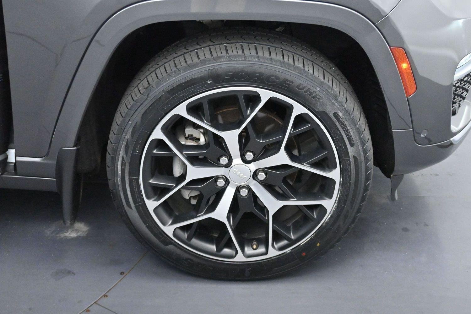 Used 2022 Jeep Grand Cherokee Summit AWD/4WD image 31