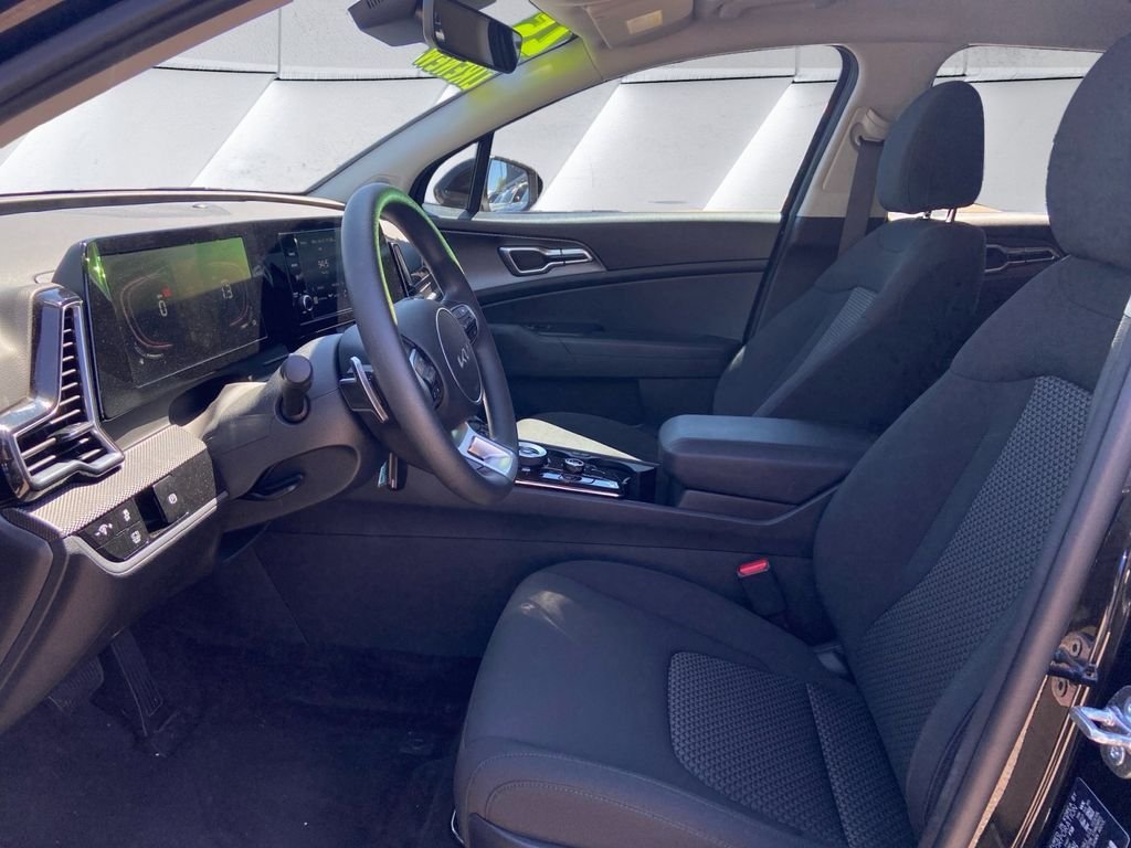 Used 2025 Kia Sportage LX AWD/4WD image 7
