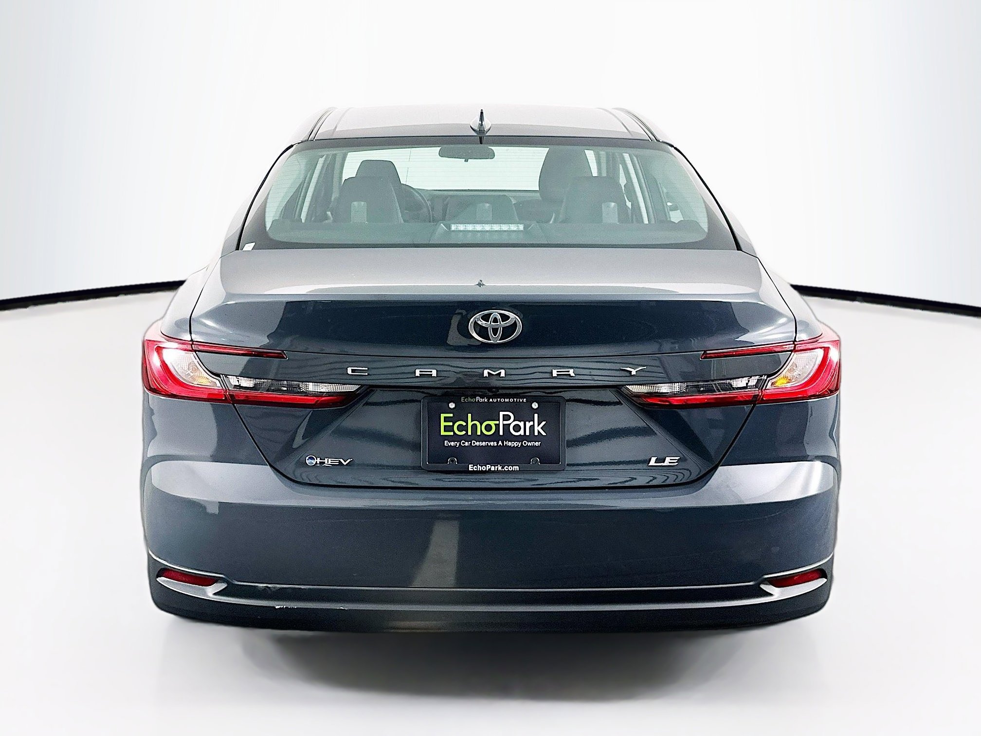 Used 2025 Toyota Camry LE image 7