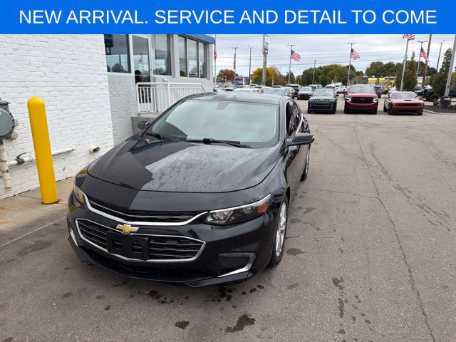 Used 2016 Chevrolet Malibu LT FWD image 2