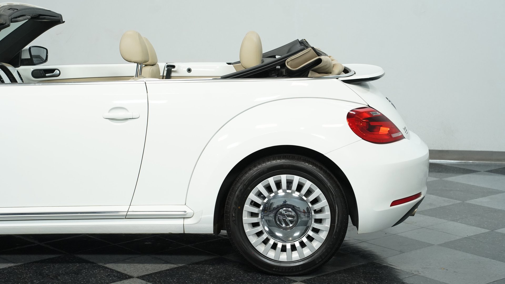 Used 2014 Volkswagen Beetle 1.8T image 20