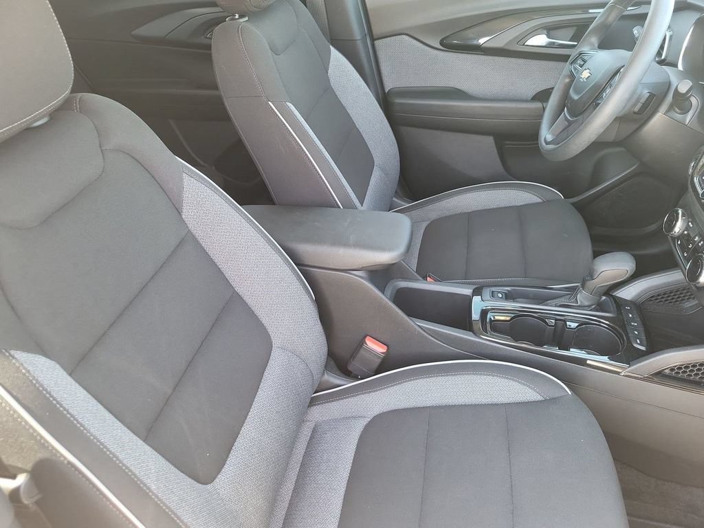 Used 2023 Chevrolet TrailBlazer LT w/ Convenience Package AWD/4WD image 33