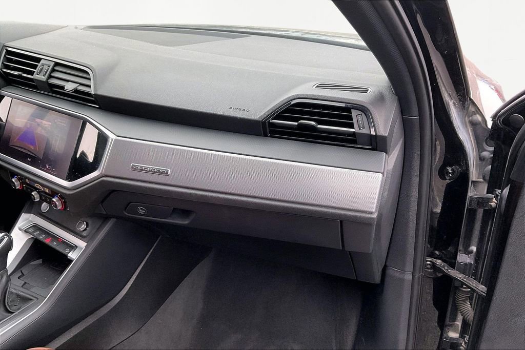 Used 2020 Audi Q3 2.0T Premium Plus w/ Premium Plus Package image 27