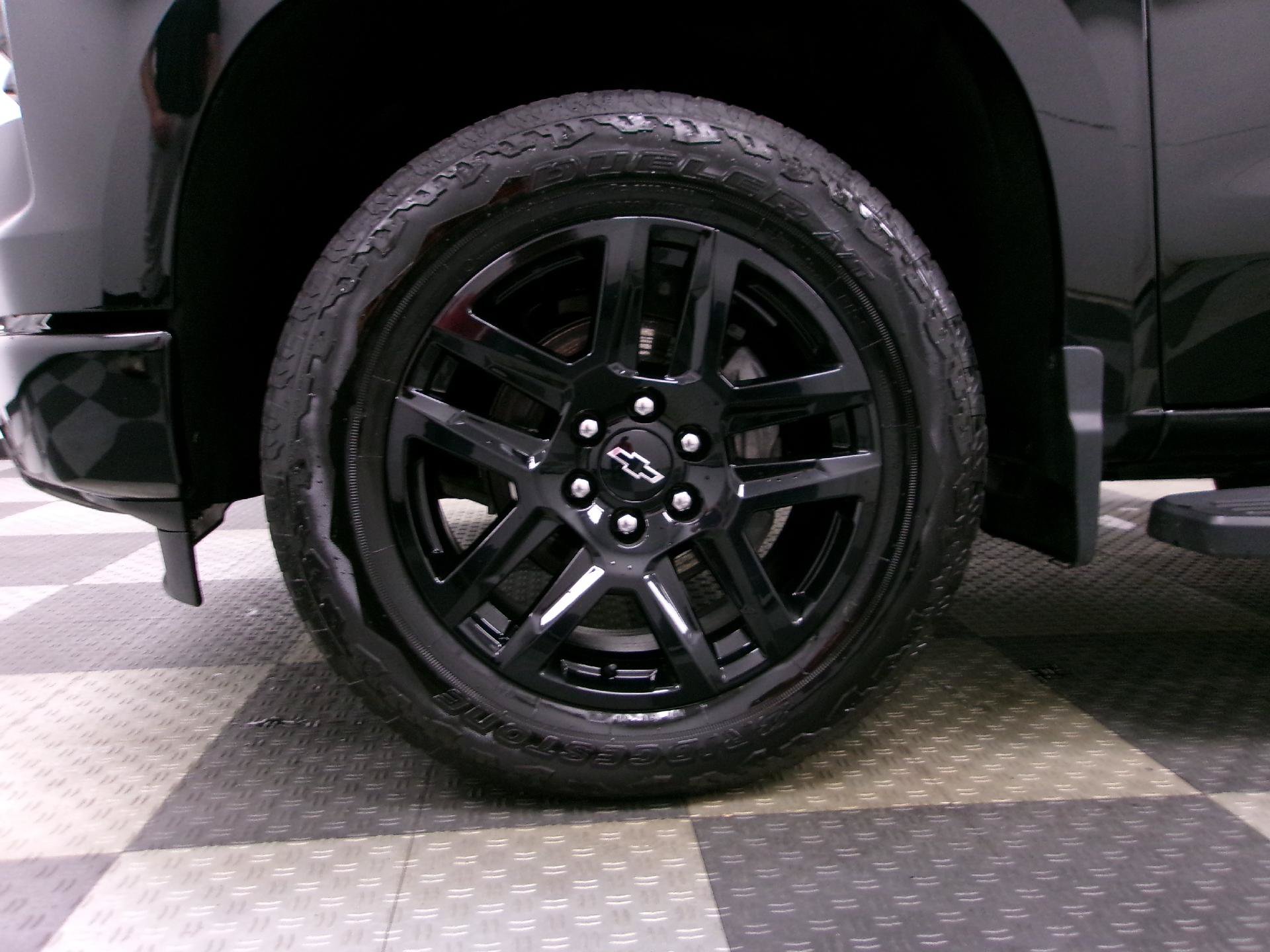 Used 2024 Chevrolet Silverado 1500 RST w/ Convenience Package II AWD/4WD image 15