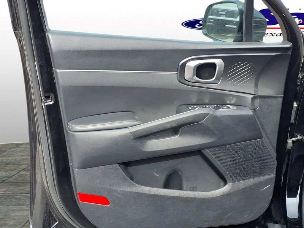 Used 2025 Kia Sorento S w/ Panoramic Sunroof Package FWD image 12