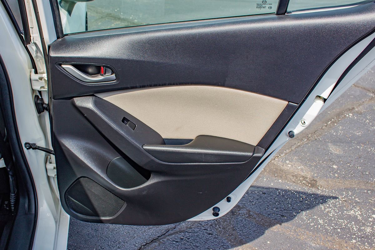 Used 2016 MAZDA MAZDA3 i Sport FWD image 18