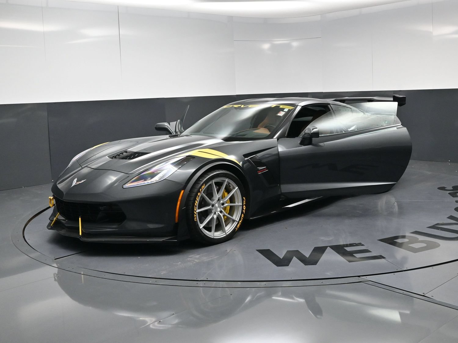 Used 2018 Chevrolet Corvette Grand Sport RWD image 24