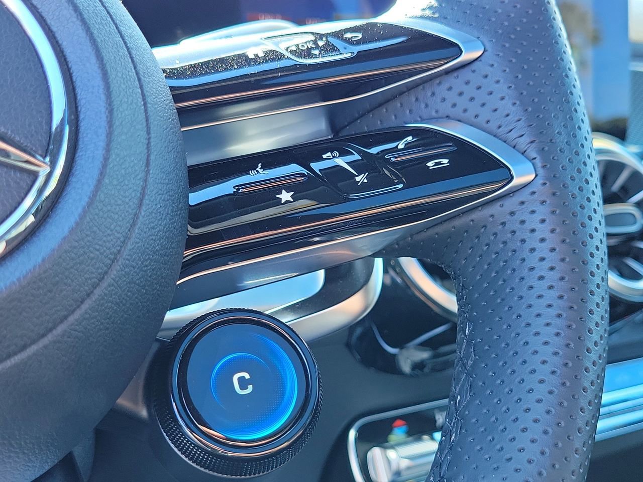 New 2025 Mercedes-Benz GLB 35 AMG 4MATIC image 25