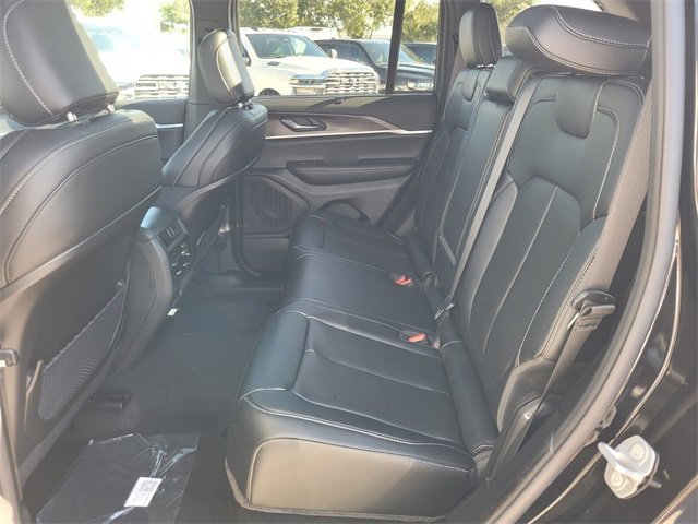 New 2025 Jeep Grand Cherokee Limited w/ Luxury Tech Group II image 6