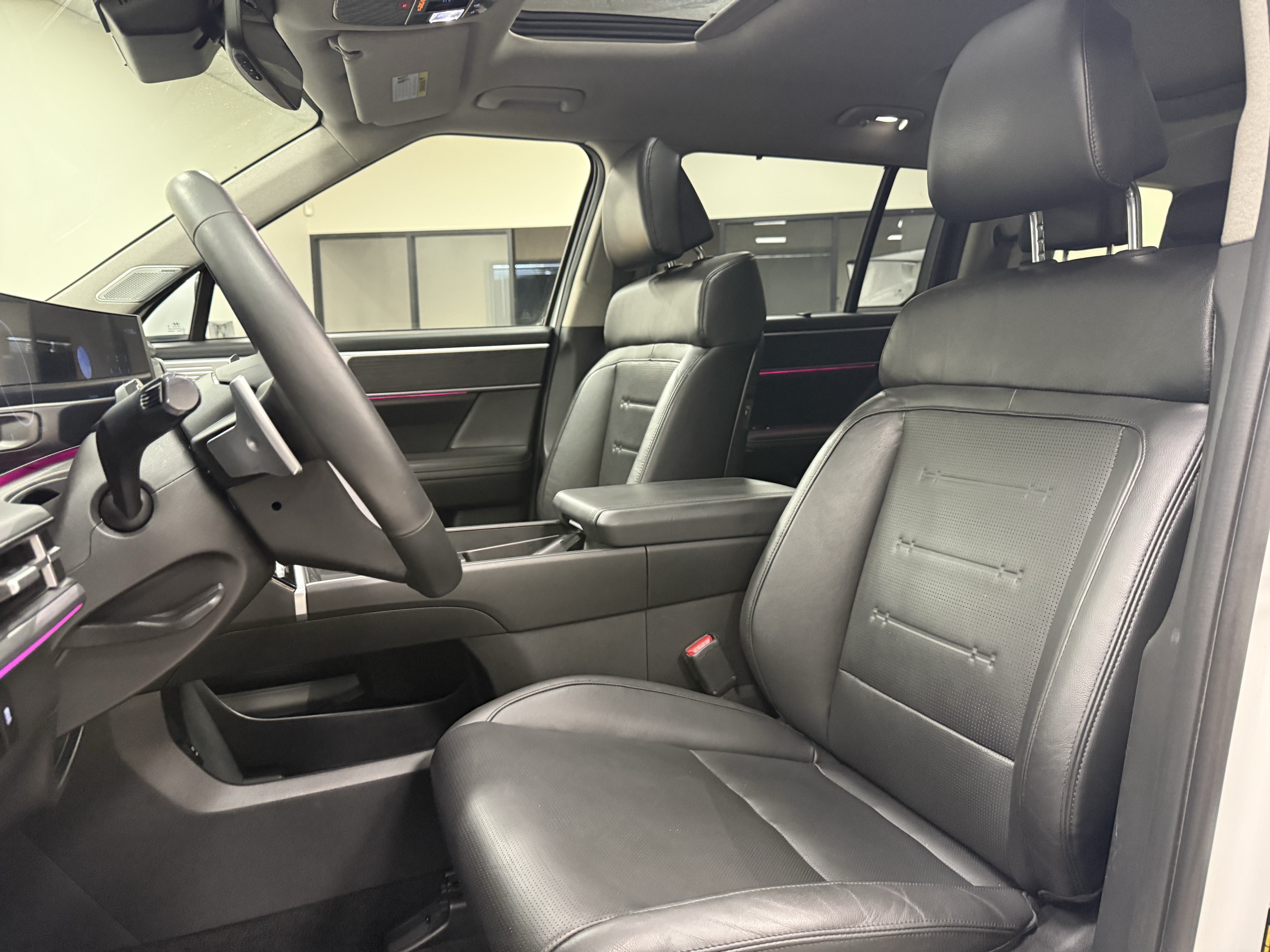 Used 2025 Hyundai Santa Fe Limited FWD image 14