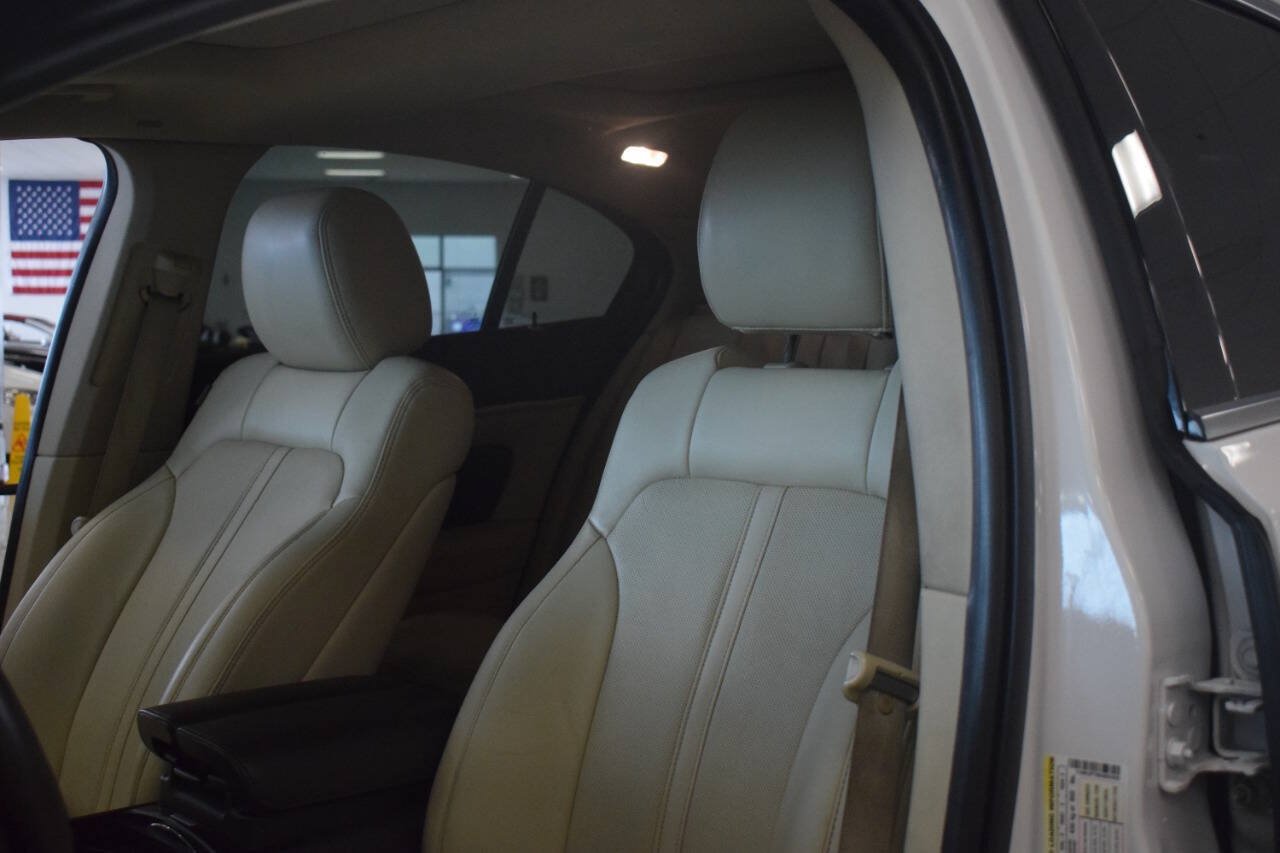 Used 2013 Lincoln MKS AWD image 51