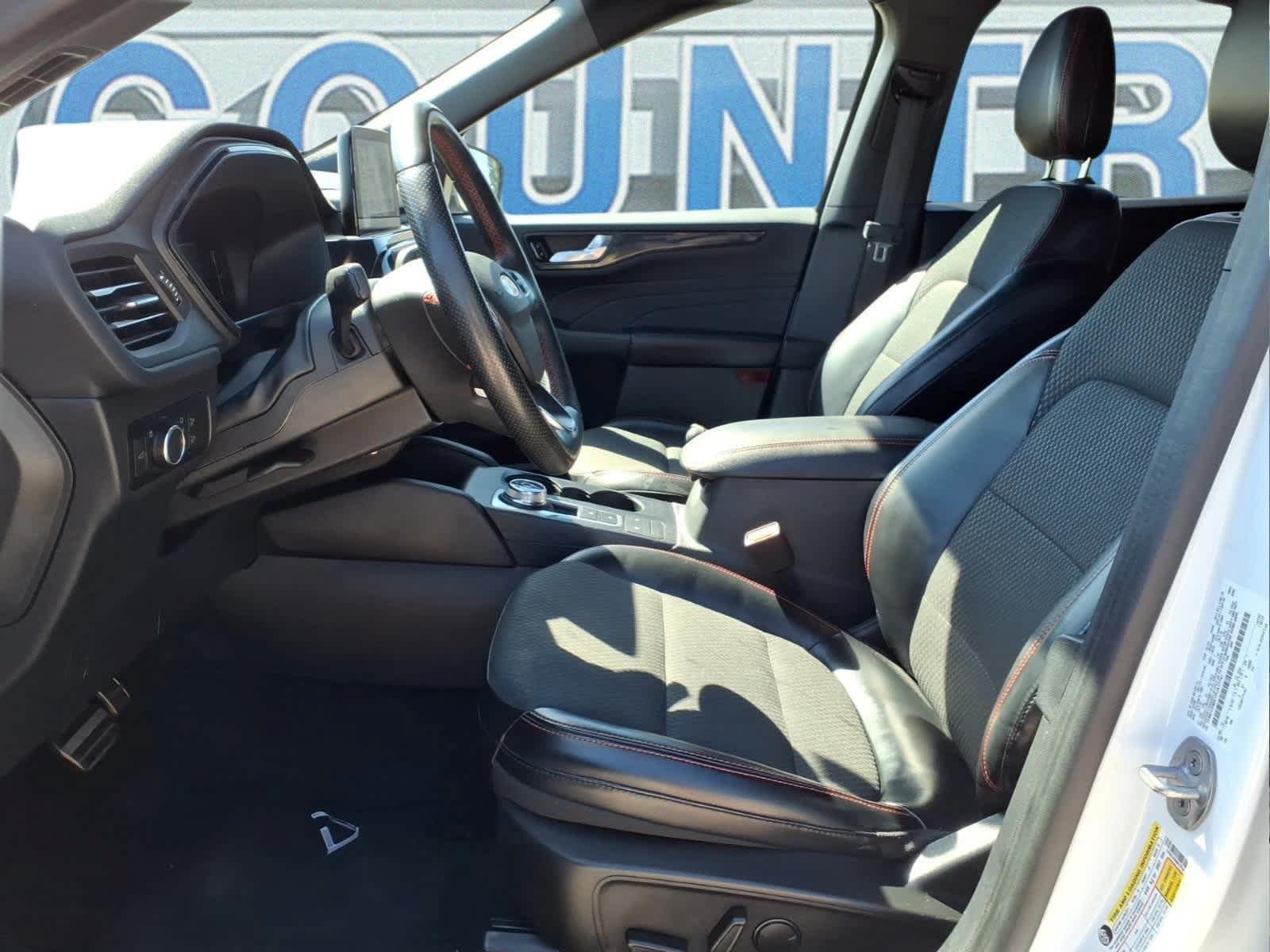 Used 2023 Ford Escape ST-Line AWD/4WD image 17