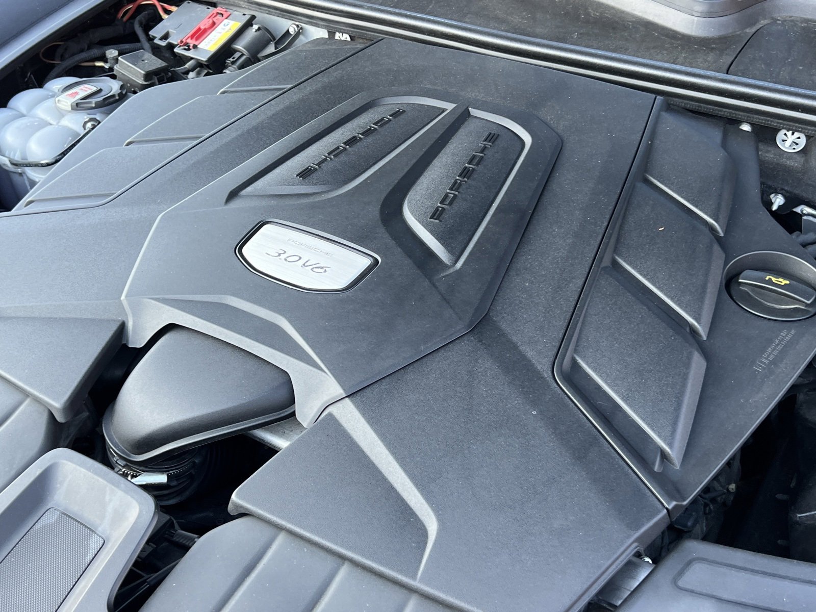 Certified 2021 Porsche Cayenne Coupe image 37