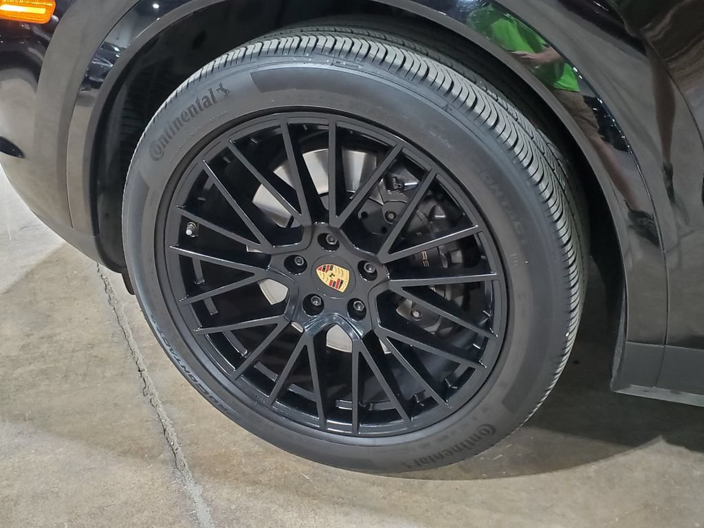 Used 2022 Porsche Cayenne Coupe AWD/4WD image 44
