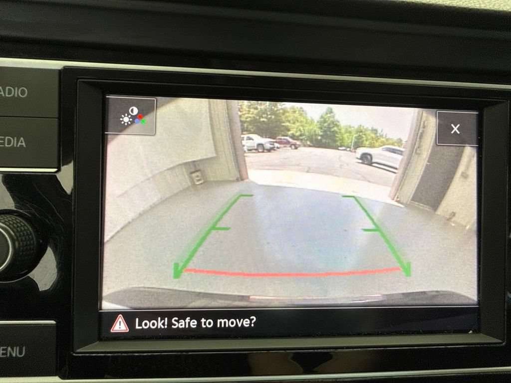 Used 2021 Volkswagen Jetta SE FWD image 24