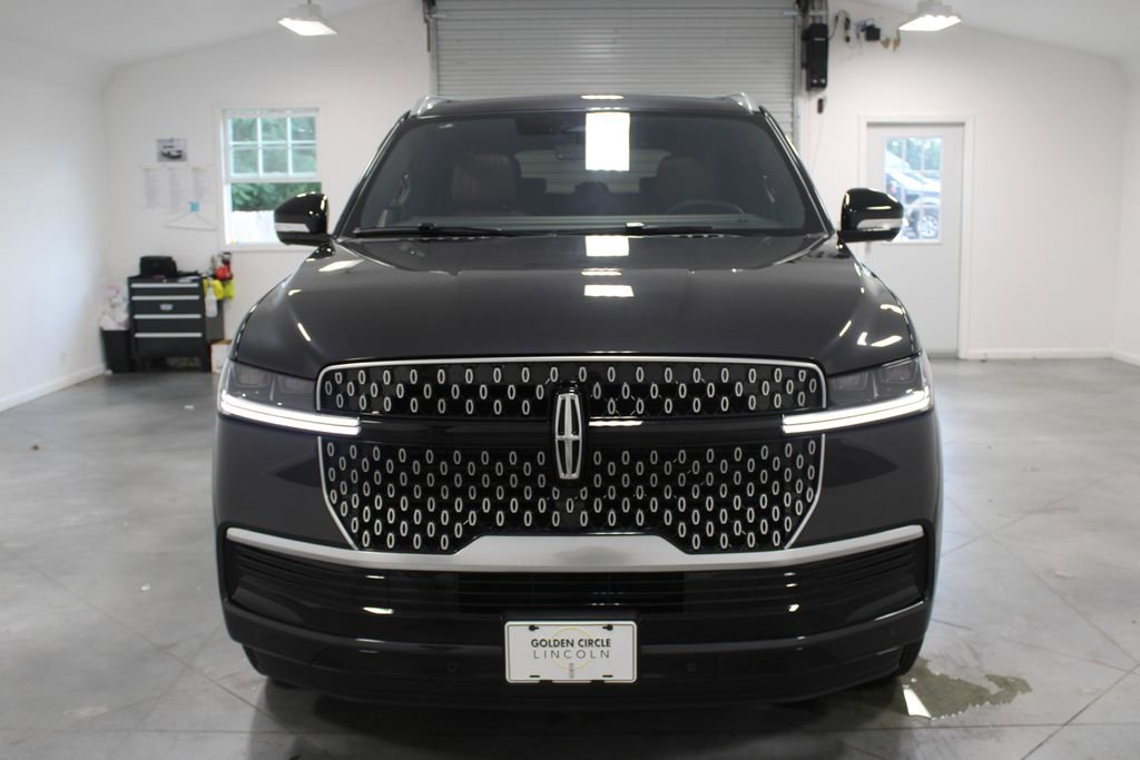 New 2025 Lincoln Navigator L Reserve image 2