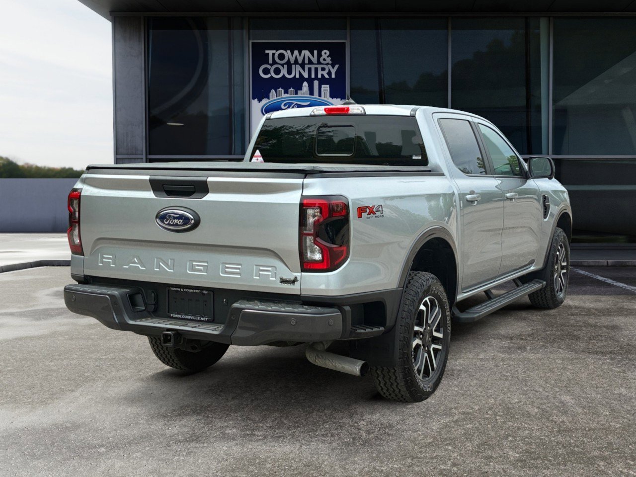 Used 2024 Ford Ranger Lariat w/ FX4 Off-Road Package AWD/4WD image 3