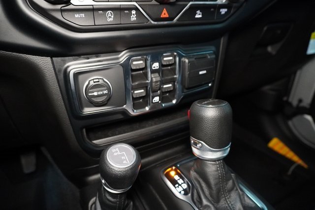 New 2023 Jeep Gladiator Sport AWD/4WD image 15