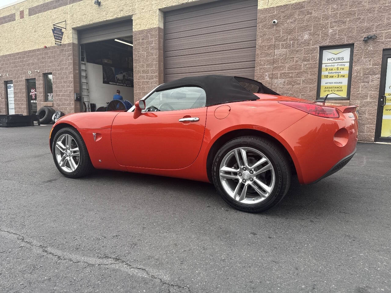 Used 2009 Pontiac Solstice Street Edition RWD image 17