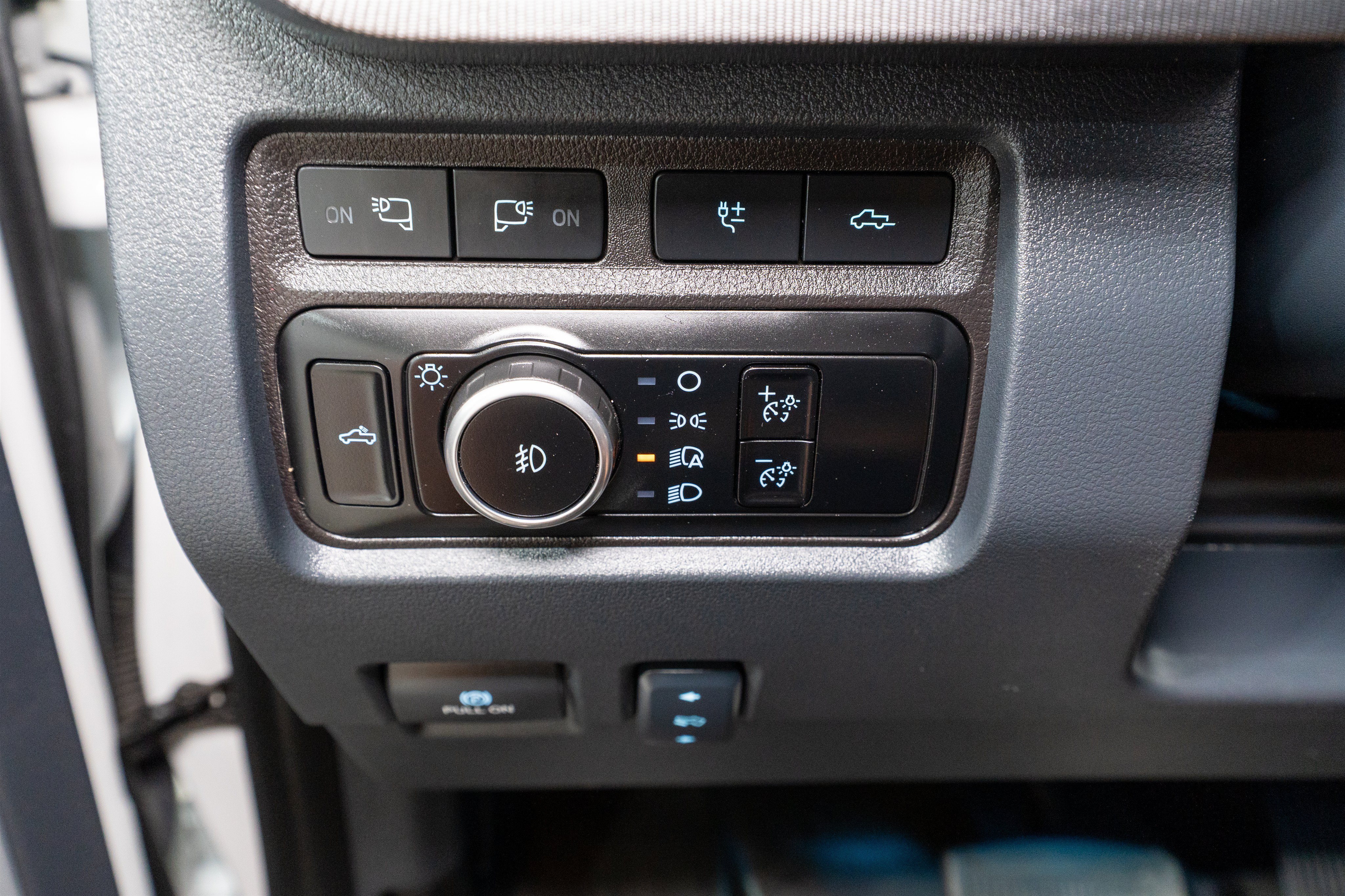 Used 2024 Ford F350 Platinum AWD/4WD image 40
