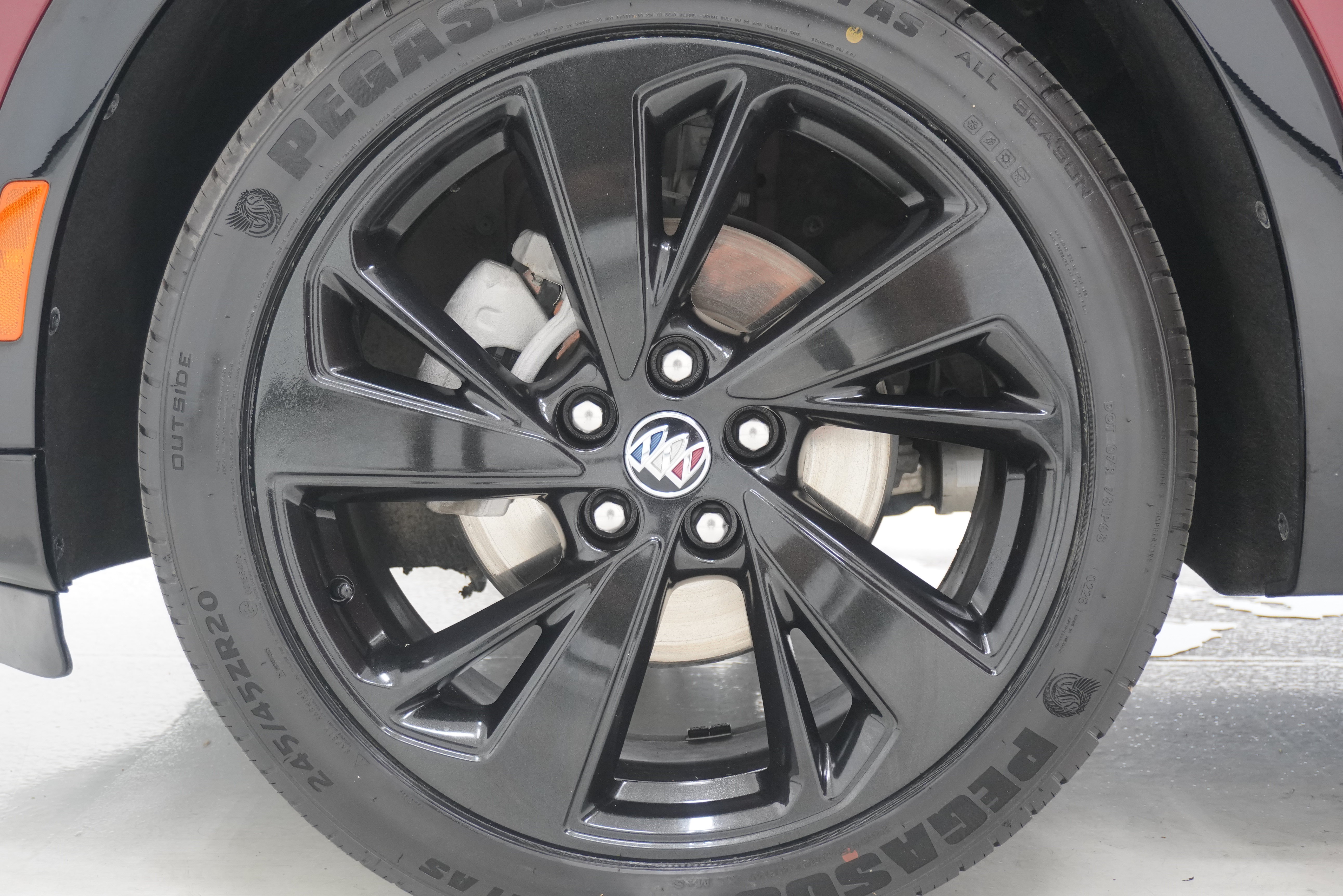 Used 2022 Buick Envision Essence w/ Sport Touring Package FWD image 29