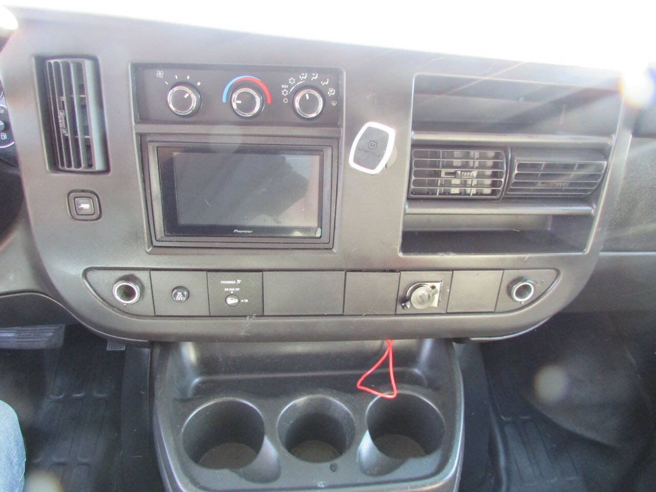 Used 2013 Chevrolet Express 2500 RWD image 23