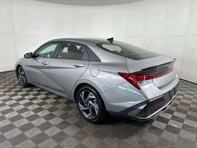 Certified 2025 Hyundai Elantra SEL image 36