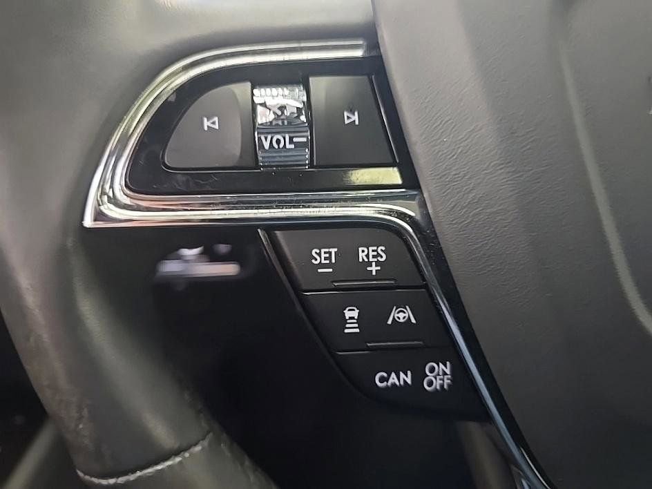 Used 2022 Lincoln Nautilus Reserve w/ Equipment Group 201A image 16