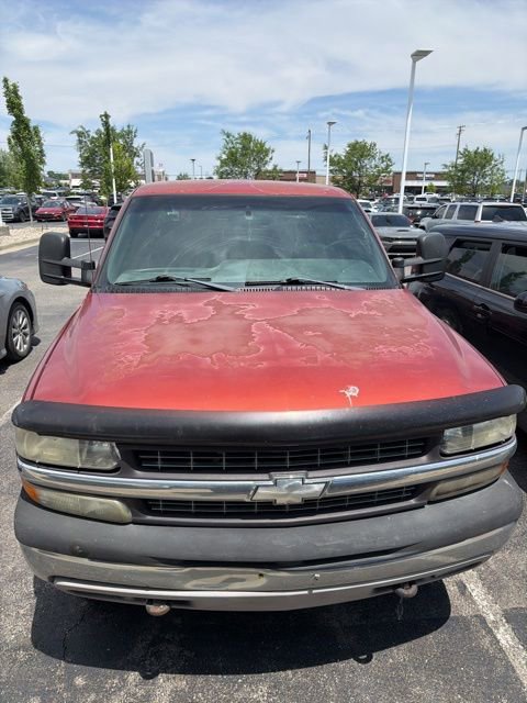 Used 2001 Chevrolet Silverado 2500 LS w/ Firm Ride Suspension Pkg AWD/4WD image 2