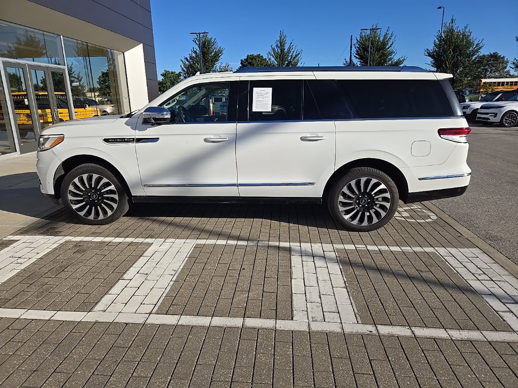 Used 2022 Lincoln Navigator L Black Label AWD/4WD image 8