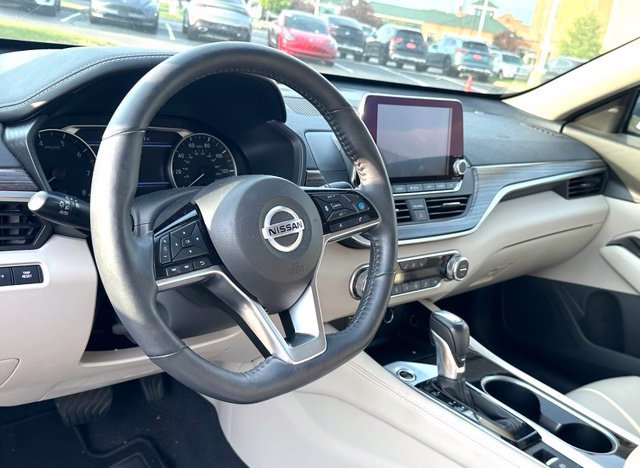 Used 2021 Nissan Altima 2.5 Platinum AWD/4WD image 12