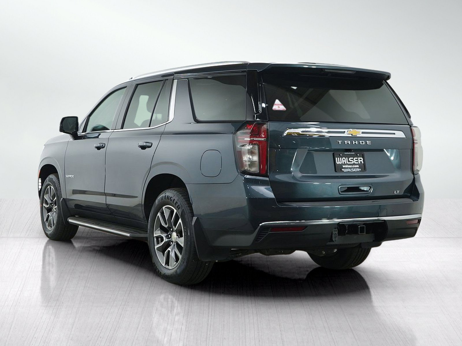 Used 2021 Chevrolet Tahoe LT w/ LT Signature Package AWD/4WD image 3