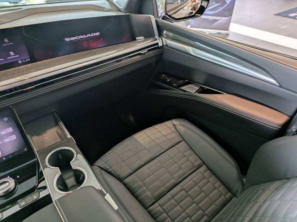 Certified 2026 Cadillac Escalade V w/ LPO, ONYX Package AWD/4WD image 20