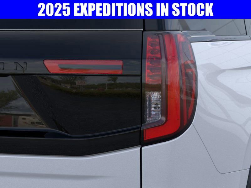 New 2025 Ford Expedition Platinum w/ Stealth Performance Package image 21