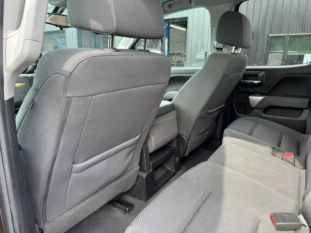 Used 2019 Chevrolet Silverado 1500 LT AWD/4WD image 6