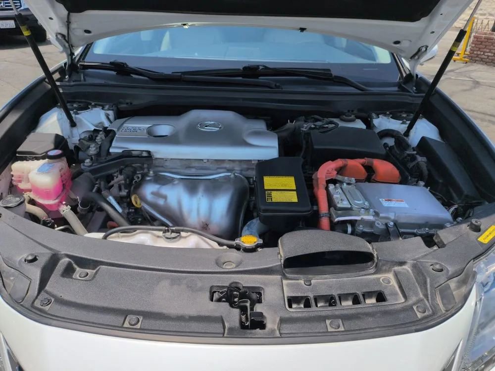 Used 2015 Lexus ES 300h image 49