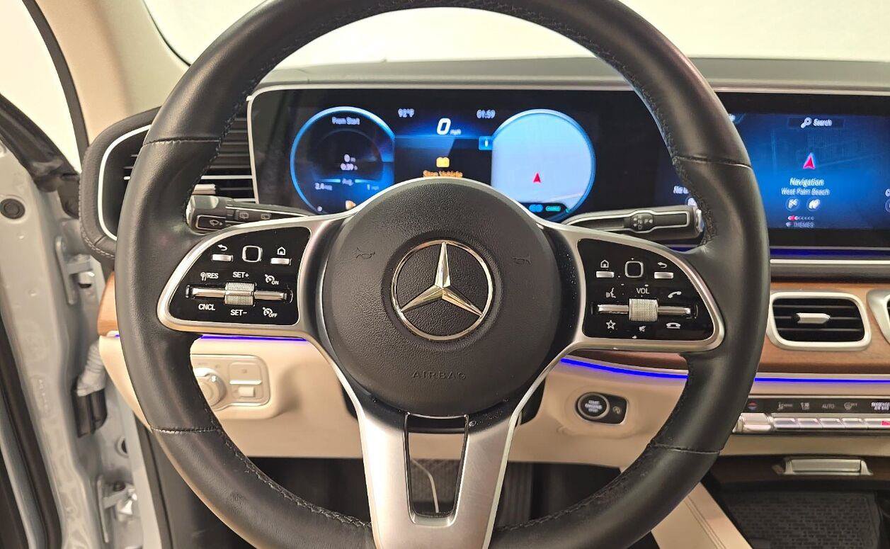 Used 2022 Mercedes-Benz GLS 450 4MATIC image 7