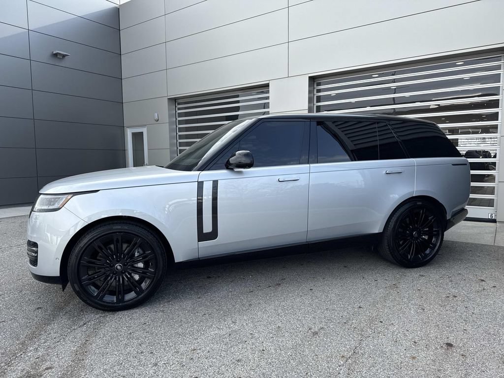 Certified 2025 Land Rover Range Rover Long Wheelbase SE AWD/4WD image 2