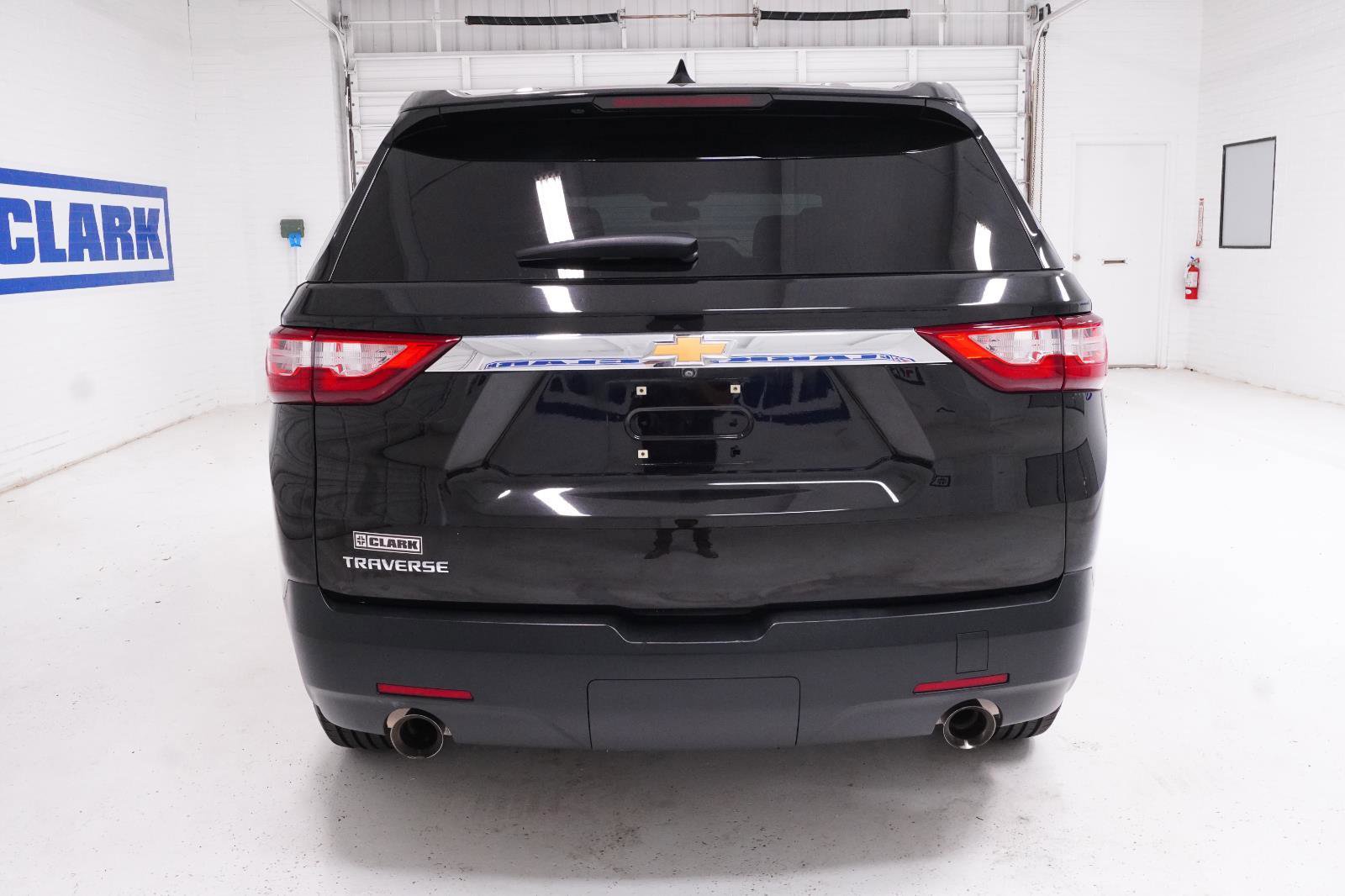 Used 2021 Chevrolet Traverse LS FWD image 6