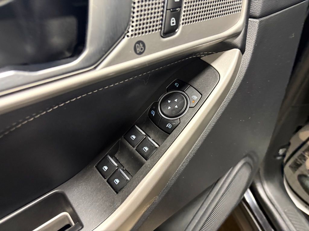 Used 2023 Ford Explorer XLT w/ Equipment Group 202A image 18