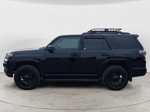 Used 2018 Toyota 4Runner SR5 AWD/4WD image 2