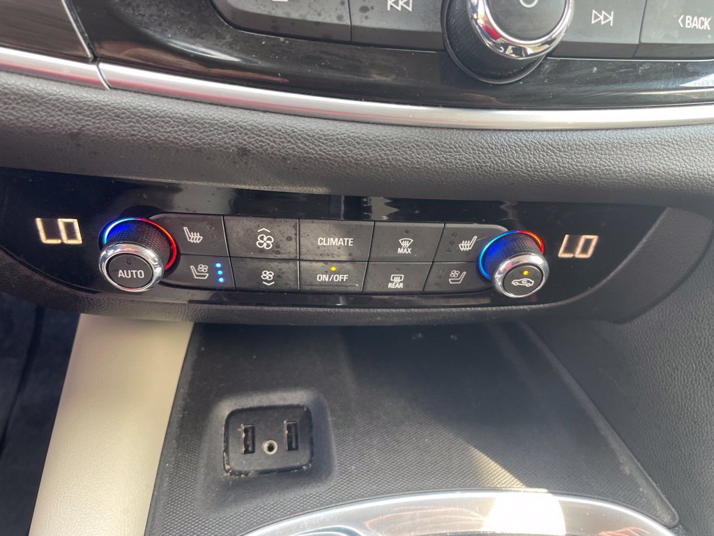 Used 2019 Buick Enclave Premium AWD/4WD image 22