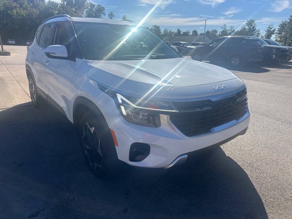Used 2024 Kia Seltos EX AWD/4WD image 3