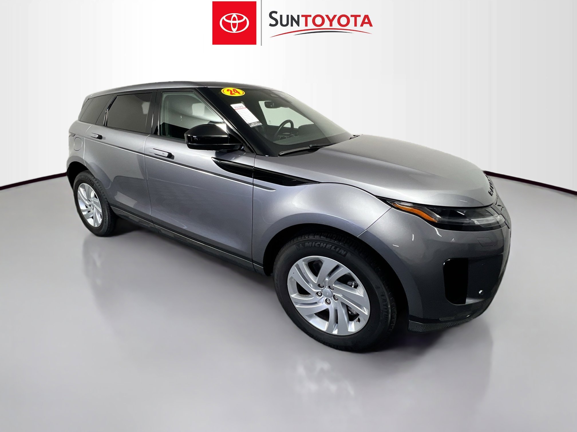 Used 2024 Land Rover Range Rover Evoque S image 1