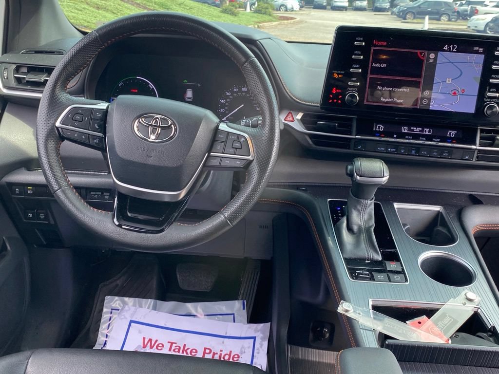 Used 2023 Toyota Sienna XSE FWD image 10