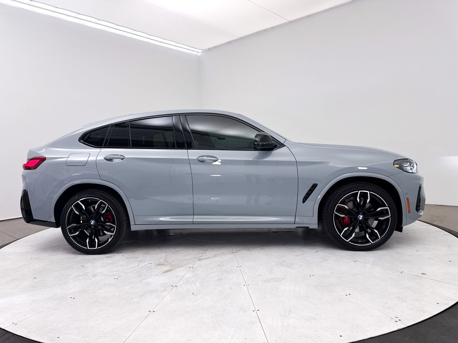 Used 2024 BMW X4 M40i w/ Parking Assistance Package AWD/4WD image 41