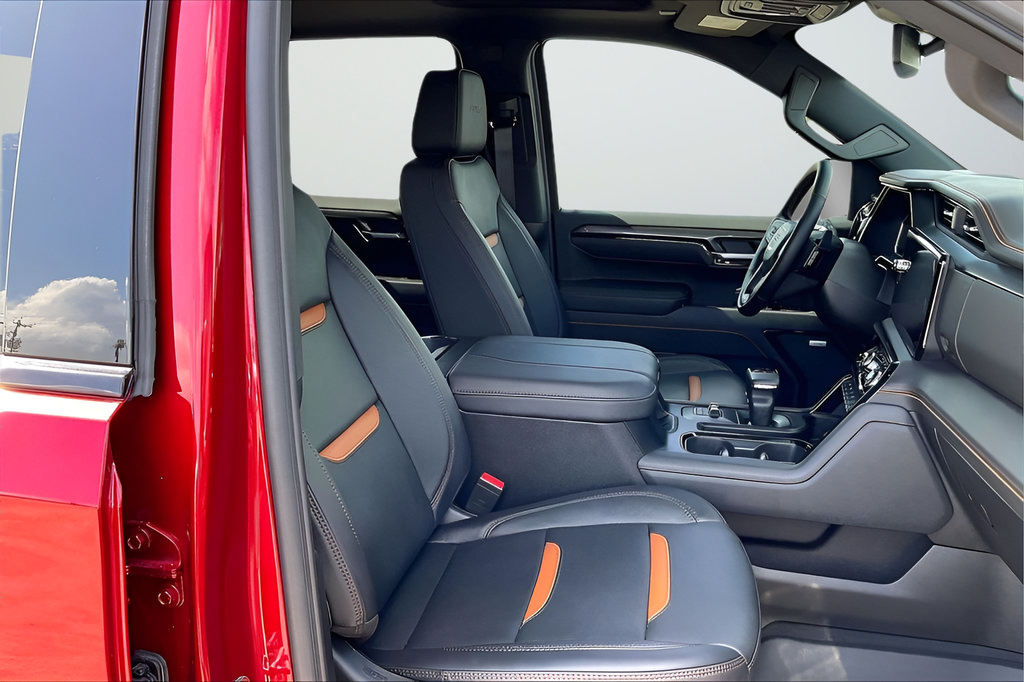 Used 2025 GMC Sierra 1500 AT4 w/ AT4 Premium Package AWD/4WD image 26