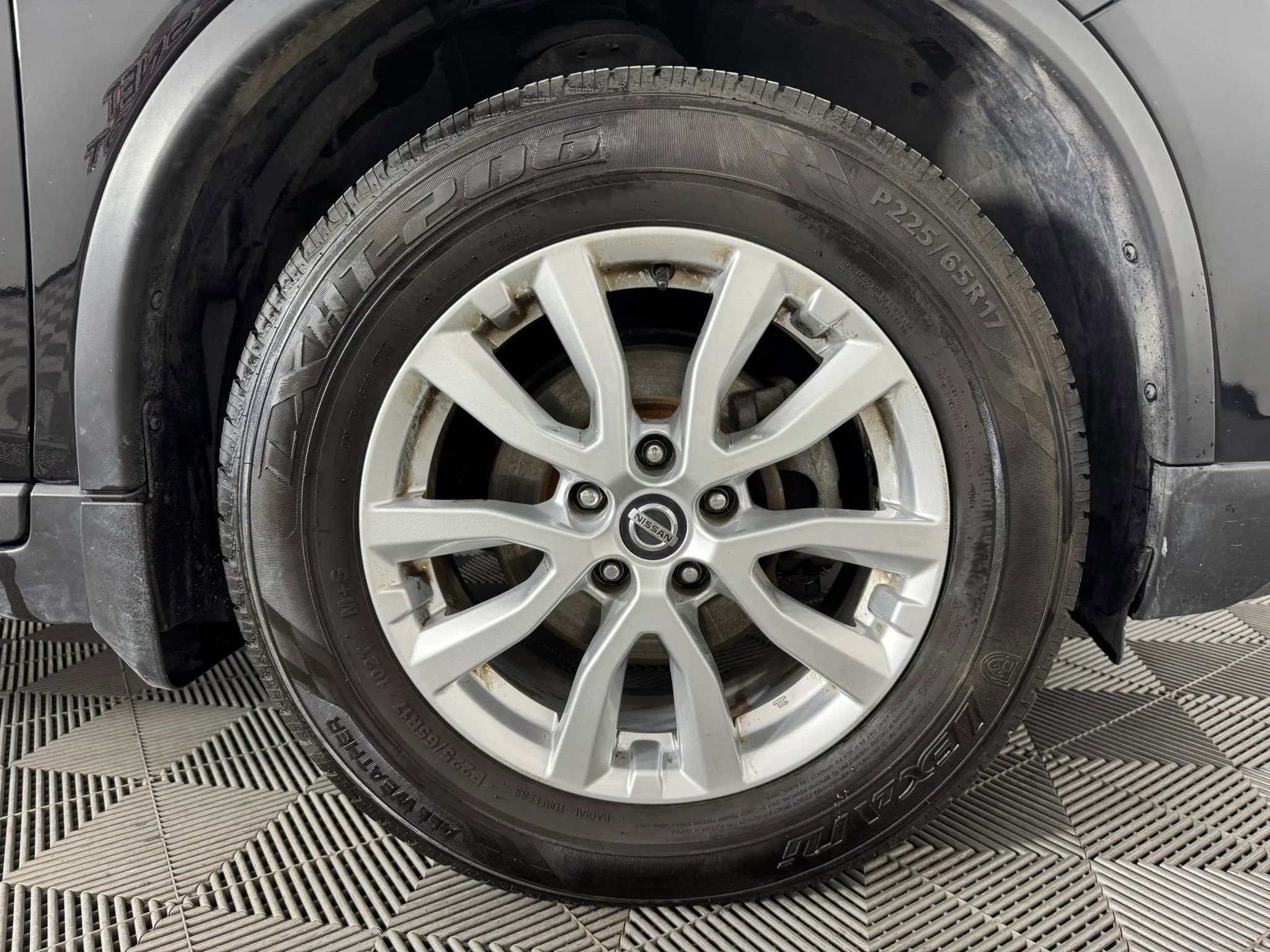 Used 2018 Nissan Rogue SV image 46