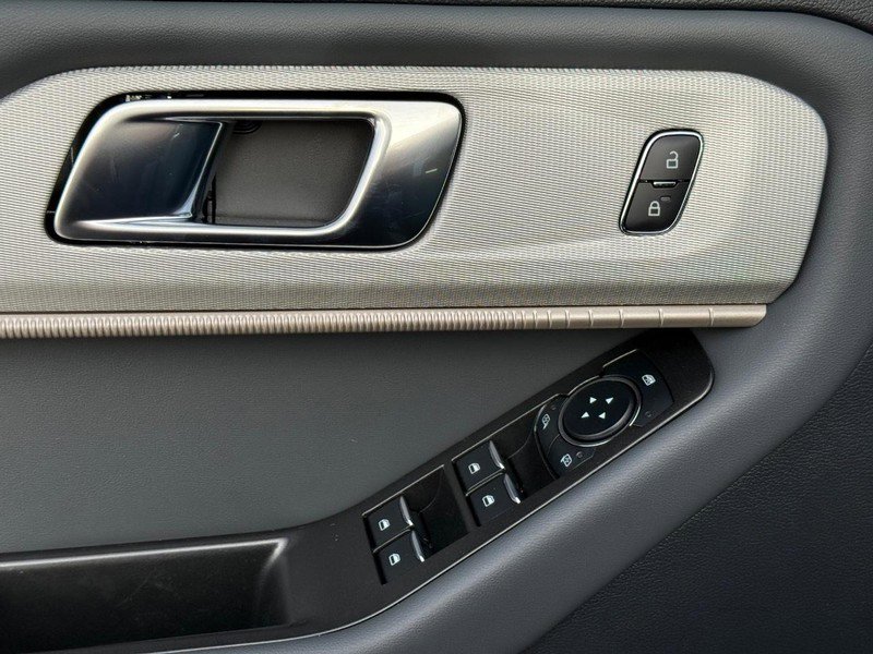 New 2026 Ford Explorer Active w/ Active Comfort Package image 21